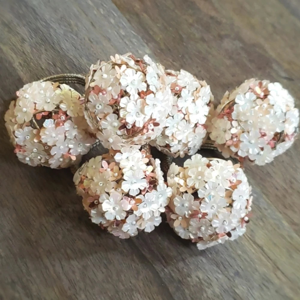 NWT Pier 1 Beaded Pink Floral Napkin Rings -Set of 4